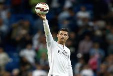 Ronaldo lesz az első dollár milliárdos futballista