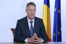 Klaus Johannis ismét arra kérte a külföldön élő románokat, hogy ne jöjjenek haza húsvétra