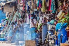 Elzárták a külvilágtól Ázsia egyik legzsúfoltabb nyomornegyedét