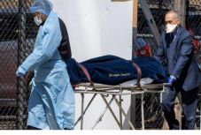 Koronavírus: brutális ütemben nő az amerikai áldozatok száma