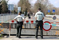 Utazási korlátozások bevezetését tervezi húsvétra a szlovák kormány