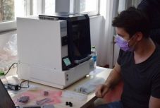 Kalandos út után megérkezett a szatmári kórházba a koronavírus-tesztelő rendszer