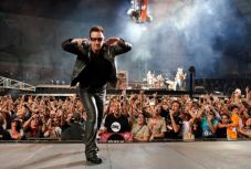 A U2 hatalmas összeggel fejelte meg az ír egészségügynek gyűjtött adományt