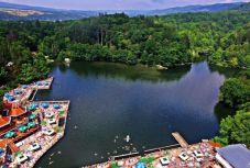 „Természetes szendvicsként” írja le egy új kutatás a szovátai Medve-tavat