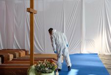 Olaszországban valamelyest csökkent a napi halálos áldozatok száma