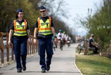 Meghalt 10 beteg és 1458-ra emelkedett a fertőzöttek száma Magyarországon