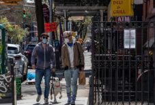 New York államban közterületen kötelezővé tették a szájmaszk viselését