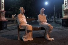 „Szellemekkel” harcol a koronavírus ellen egy indonéz falu