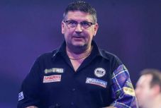 A gyenge wifi miatt lépett vissza az otthoni dartsbajnokságtól Gary Anderson