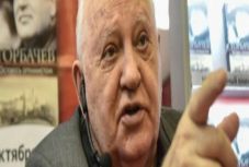 Ambrus Attila: Ni csak, ki beszél?