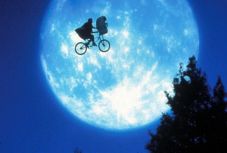 Koronavírus-fertőzés miatt elhunyt az E.T., a földönkívüli operatőre