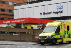 Meghaladta a 14 ezret a halálos áldozatok száma Nagy-Britanniában