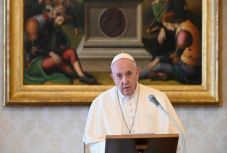 Ferenc pápa: az emberek közötti közömbösség a járványnál is pusztítóbb