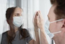 Szerelem, szex, gyerekvállalás karanténban: változnak a kapcsolataink? Szakembert kérdeztünk