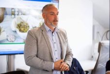 Szükségállapot: ingatlanadó-mentességet kérnek a bevétel nélkül maradt cégeknek