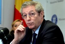 Nem kér többet az egészségügyi miniszter Adrian Streinu Cercel tanácsaiból