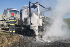 Kiégett egy tréler kabinja Arad megyében