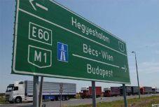 Szijjártó: újranyílik a régi hegyeshalmi határátkelő