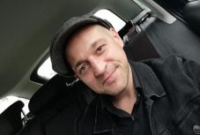 Összetartásról írt új dalt Little G Weevil magyar blues zenész