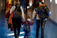 Zárva tartó iskolák: megoldást sürget a PSD a május 15. utáni gyerekfelügyeletekre