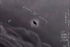 A Pentagon közzétett három megmagyarázhatatlan UFO-felvételt