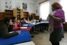 Beilleszkedési támogatást szavaztak meg a vidéki katedrára jelentkező tanároknak