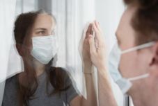 Koronavírus: a határ két oldalán rekedt szerelmeseknek kér segítséget egy magyar nő 