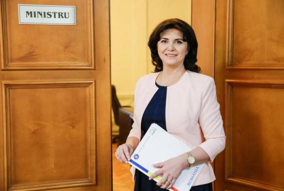 Nem zárja ki a tanügyminiszter, hogy ősszel is zárva maradjanak az iskolák