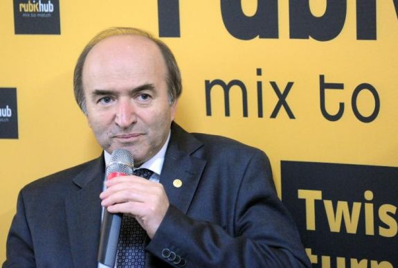Az igazságügyi tárca Tudorel Toader menesztését kéri a Velencei Bizottságból