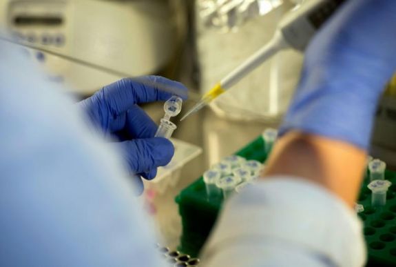 Újabb hét koronavírus-fertőzött halálát jelentették Romániában