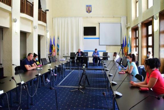 Lebontják a sátortetőt a Víkend-telepen, a meleg víz marad