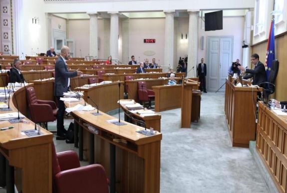 Feloszlatta magát a horvát parlament