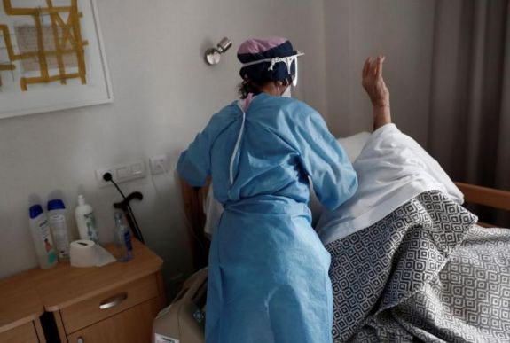 Visszaesés: másodszor lett koronavírus-pozitív egy asszisztensnő