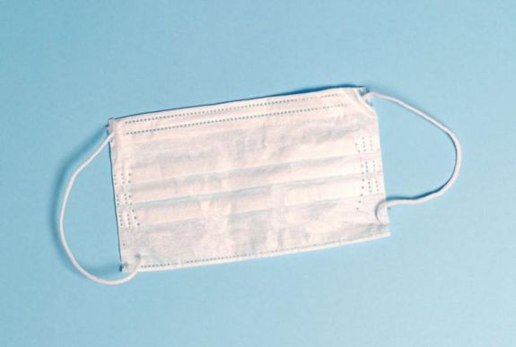 Megszavazta a szenátus a lakosságnak ingyenes maszkot biztosító törvénytervezetet