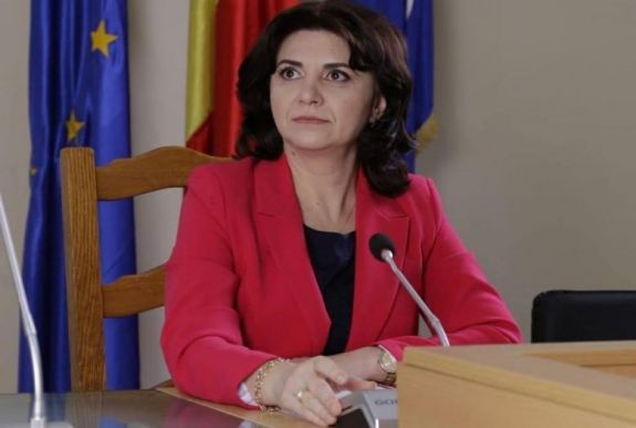 Az oktatási miniszter elleni egyszerű indítványt nyújtott be a PSD és a Pro Románia