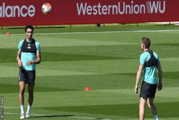 Elkezdte az edzéseket az FC Liverpool és a Manchester United