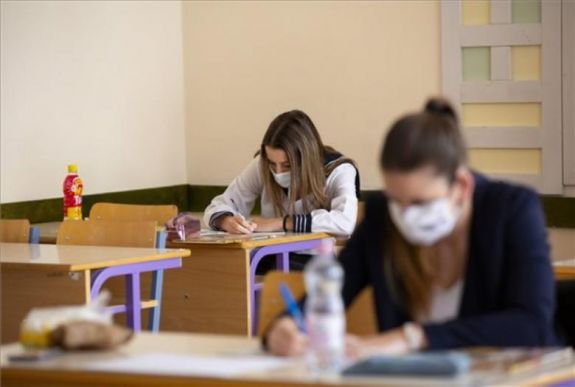 Enyhítettek a végzősökre vonatkozó közegészségügyi szabályokon