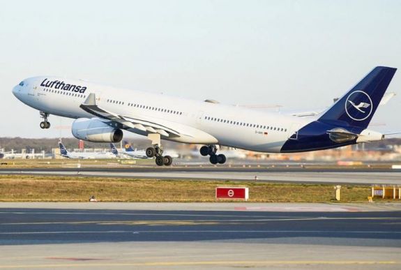 Német lap: megduplázza a forgalomba visszaállított repülőinek számát a Lufthansa