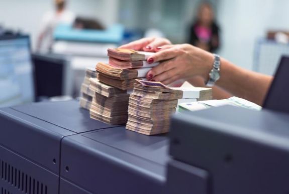 Az államháztartás hiánya az első négy hónapban elérte a GDP 2,48 százalékát