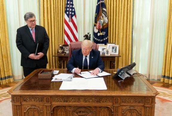 Beláthatatlan következményei lesznek a közösségi médiára Donald Trump elnöki rendeletének