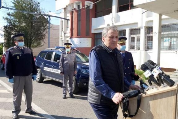 Hétfőtől nem nyitnak ki a strandok – pontosította a lazításokat a belügyminiszter