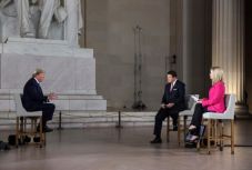 Trump a gazdasági újraindítást sürgeti, év végére oltást remél a vírus ellen