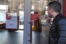 A szállodák és vendéglők újranyitásának elhalasztását kérik