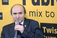 Az igazságügyi tárca Tudorel Toader menesztését kéri a Velencei Bizottságból