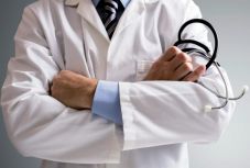 RMDSZ-es javaslatra a szenátus a háziorvosokra is kiterjesztette a „koronavírus-pótlékot”