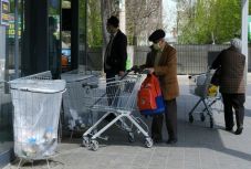 Orban: részben kinyitnak a bevásárlóközpontok is május 15. után