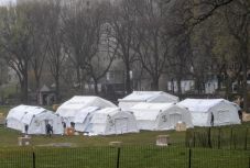 Spanyolországban meghaladta a 26 ezret az elhunytak száma