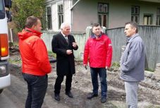 Gyergyószéki beruházásokat látogattak meg Hargita megye elöljárói