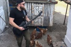 Karanténklip Kolozsvárról: új dalához forgatott A Csajod