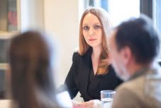 Benkő Erika: veszélyes, ha száműzik a parlamentből a dialógust